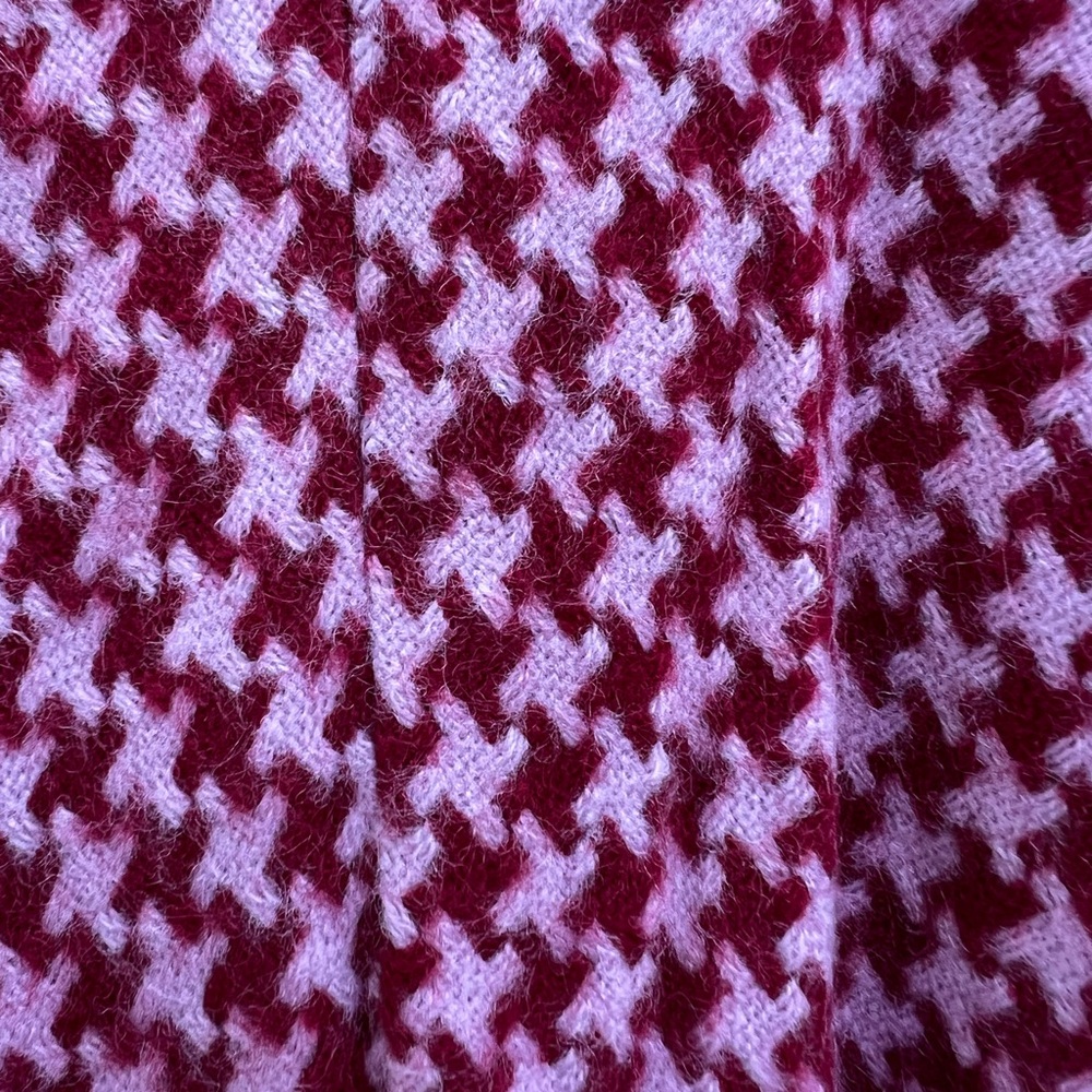 LORD AND TAYLOR Houndstooth Pink and Red Lightweight Fringe Poncho One Size - Picture 8 of 10